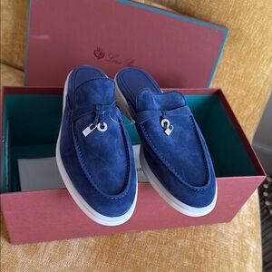 Loro Piana Babouche charms walk suede navy